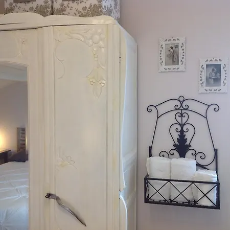 فندق مبيت وإفطار Les Arums De