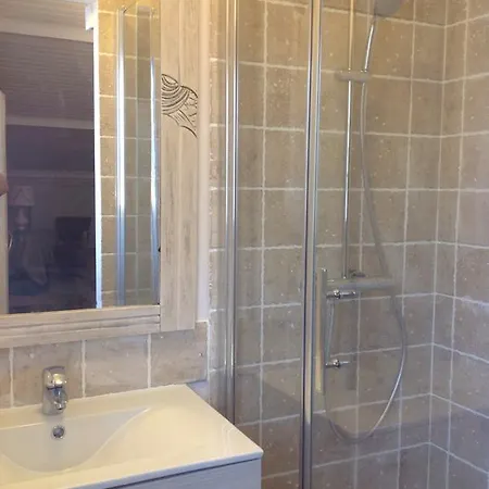 فندق مبيت وإفطار Les Arums De